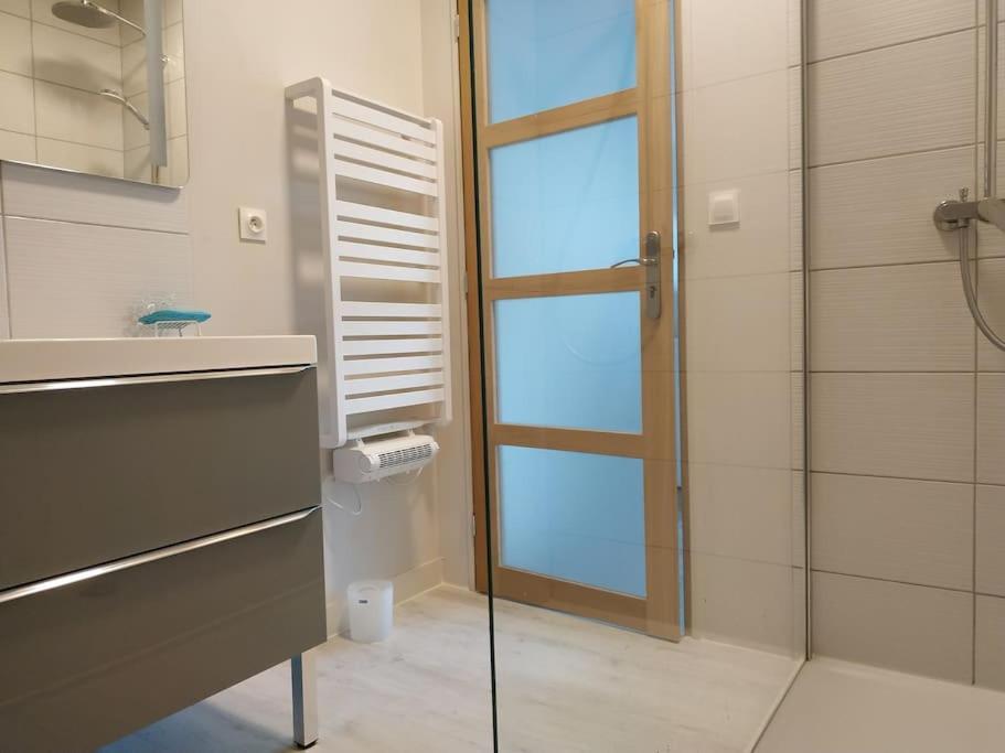 Grand Studio, Tout Equipe Et Renove. Combrit Esterno foto
